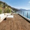Piastrella Ekowood Brown XOUT 60X60 Gres Esterni Spessore 20Mm Effetto Legno Rovere Scuro -arredo bagno negozio hyde park wood brown amb